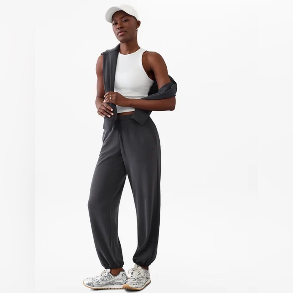Athleta SeaSoft Jogger Dark Gray Lounge Sweatpants NWT‎ 1-Large 1-Medium